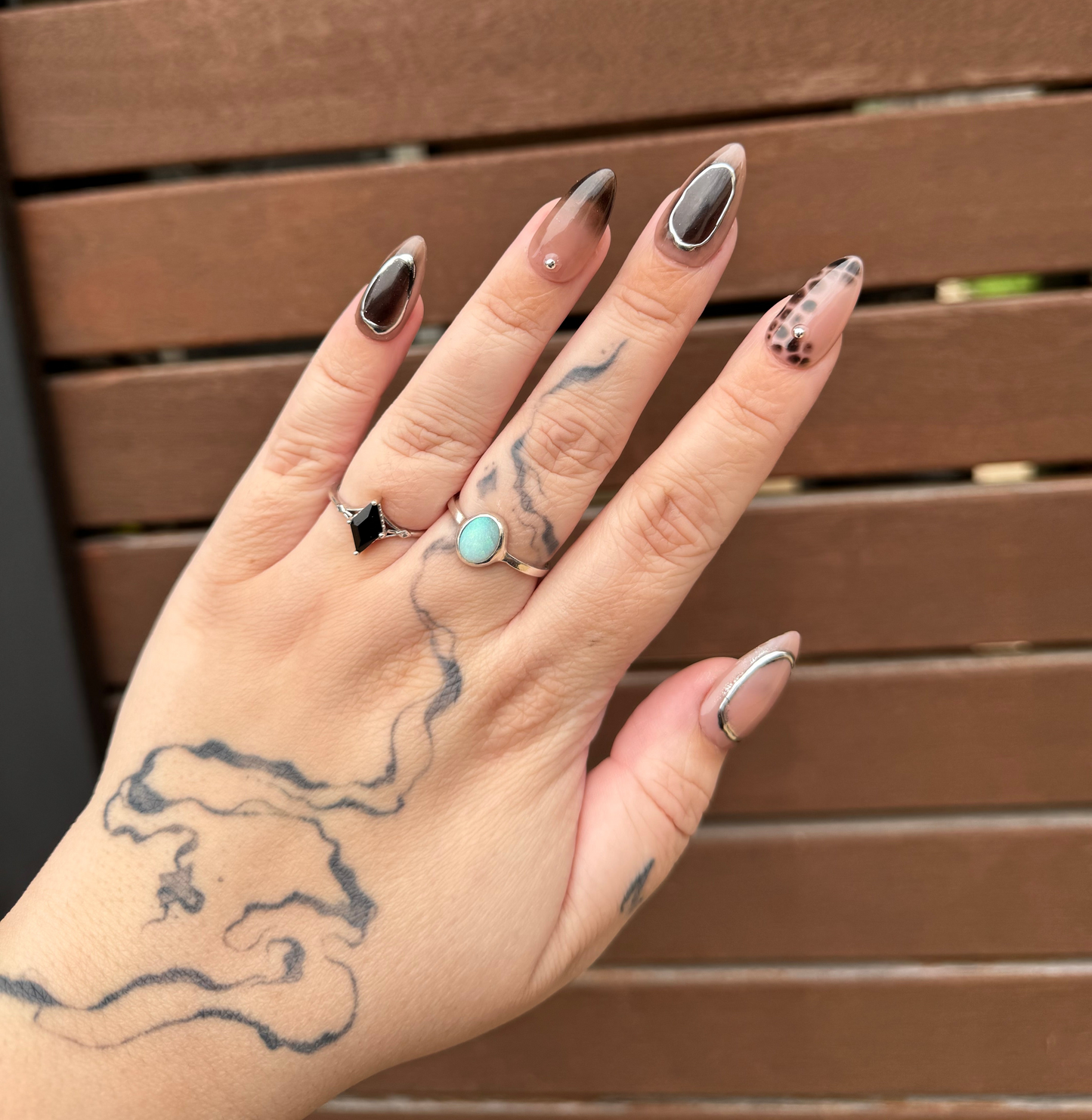 Black & Nude Bloom