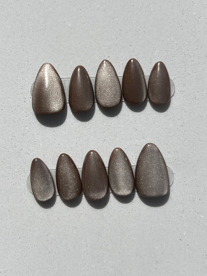 Brown Cateye